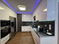 Eladó téglalakás, XIII. kerületben 250.5 M Ft, 4 szobás