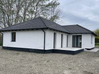 Eladó családi ház, Győrzámolyon 104.9 M Ft, 5 szobás