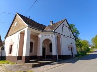 Eladó családi ház, Majson 22.9 M Ft, 2 szobás