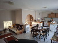 Eladó családi ház, Móron 105 M Ft, 6 szobás