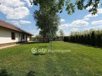 Eladó családi ház, Pakson 149.9 M Ft, 3+2 szobás
