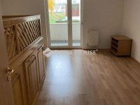 Eladó téglalakás, Veszprémben 49.9 M Ft, 1 szobás