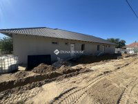 Eladó ikerház, Kakucson 85 M Ft, 4 szobás / költözzbe.hu