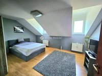 Eladó családi ház, Délegyházán 149.9 M Ft, 5 szobás