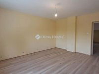 Eladó családi ház, Bakonyán 38.5 M Ft, 2 szobás