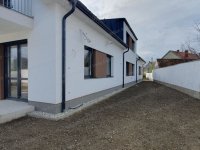 Eladó ikerház, Győrött 110 M Ft, 5 szobás