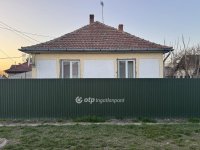 Eladó családi ház, Poroszlón 26 M Ft, 2 szobás