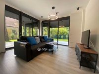 Eladó nyaraló, Balatonfenyvesen 139 M Ft, 3 szobás