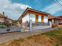 Eladó családi ház, Szikszón 19.9 M Ft, 2 szobás