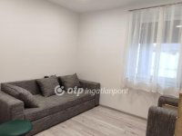 Eladó családi ház, Pápán 180 M Ft, 5+2 szobás