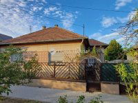 Eladó családi ház, Vecsésen 82 M Ft, 3 szobás