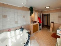 Eladó családi ház, Kecskeméten 119 M Ft, 6 szobás