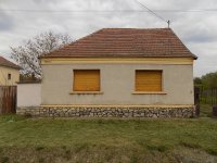 Eladó családi ház, Pápán 21.9 M Ft, 2 szobás