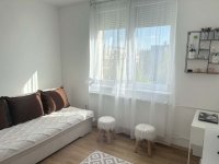 Eladó téglalakás, Komáromban 43.9 M Ft, 2 szobás