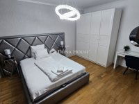 Eladó téglalakás, VI. kerületben 255 M Ft, 4 szobás