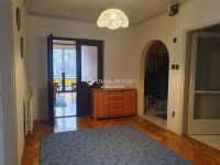 Eladó családi ház, Pécsett 184 M Ft, 8 szobás