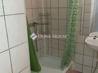 Eladó téglalakás, VI. kerületben 73 M Ft, 2 szobás