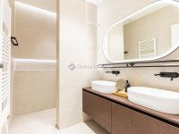 Eladó téglalakás, V. kerületben 325 M Ft, 4 szobás