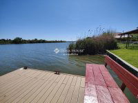 Eladó nyaraló, Szigetbecsén 199.9 M Ft, 4 szobás