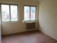 Eladó iroda, Zalaegerszegen 295 M Ft, 24 szobás