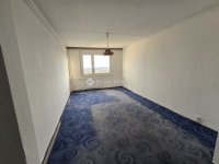 Eladó panellakás, Várpalotán 43.5 M Ft, 3 szobás