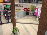 Kiadó üzlethelyiség, Pécsett 100 E Ft / hó