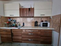 Eladó családi ház, Iszkázon 38.8 M Ft, 5+1 szobás