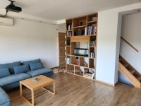 Eladó családi ház, Velencén 215 M Ft, 4+1 szobás