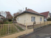 Eladó családi ház, Balatonbogláron 104.9 M Ft, 4 szobás