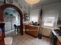 Eladó családi ház, Szegeden 65.5 M Ft, 5 szobás