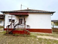 Eladó családi ház