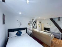 Eladó téglalakás, VI. kerületben 49.9 M Ft, 1 szobás