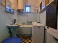 Eladó családi ház, Pápán 52.4 M Ft, 5 szobás