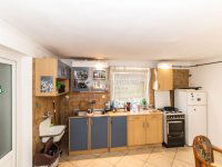 Eladó családi ház, Szombathelyen 95 M Ft, 9 szobás