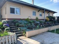 Eladó családi ház, Pécelen 159 M Ft, 4 szobás