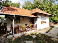 Eladó nyaraló, Délegyházán 77.3 M Ft, 3 szobás