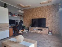 Eladó téglalakás, Pápán 37.9 M Ft, 1+1 szobás