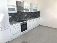 Kiadó téglalakás, albérlet, Tatán 260 E Ft / hó, 3 szobás