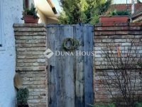 Eladó családi ház, Pécsett 94.99 M Ft, 4 szobás