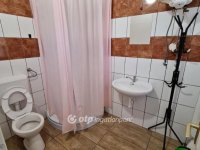 Eladó családi ház, Pápán 249 M Ft, 9+11 szobás