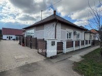 Eladó családi ház, Tiszacsegén 65 M Ft, 8 szobás