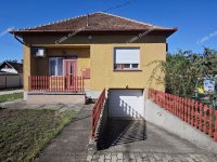 Eladó családi ház, Szajolon 59.9 M Ft, 3 szobás