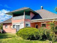 Eladó családi ház, Siófokon 129.9 M Ft, 10 szobás