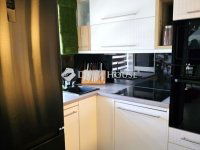 Eladó családi ház, Pécsett 129.9 M Ft, 6 szobás