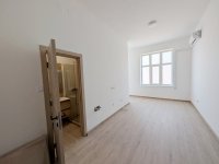 Eladó téglalakás, XXI. kerületben, Karácsony Sándor utcában
