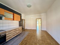 Eladó téglalakás, Oroszlányban 32.2 M Ft, 2+1 szobás