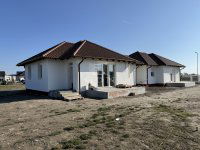 Eladó ikerház, Jászberényben 58.99 M Ft, 3 szobás