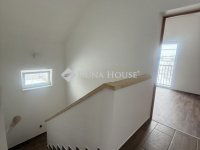 Eladó családi ház, Vecsésen 129 M Ft, 5 szobás