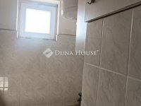 Eladó családi ház, Szegeden 54.99 M Ft, 2 szobás