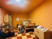 Eladó családi ház, Vecsésen 120 M Ft, 3 szobás